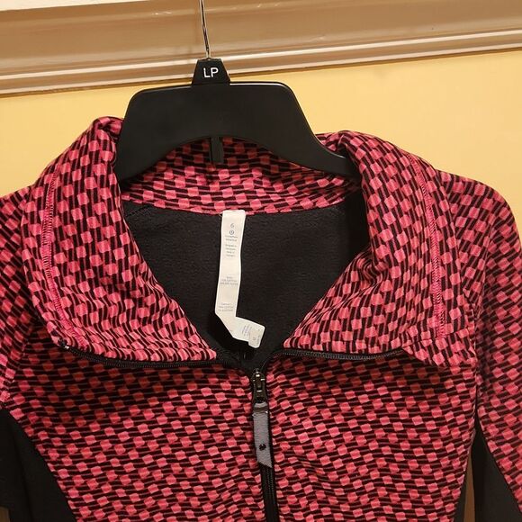 Lululemon Radiant Scuba Jacket w/ Collar Deep Dive Berry Black (6) - Picture 2 of 12